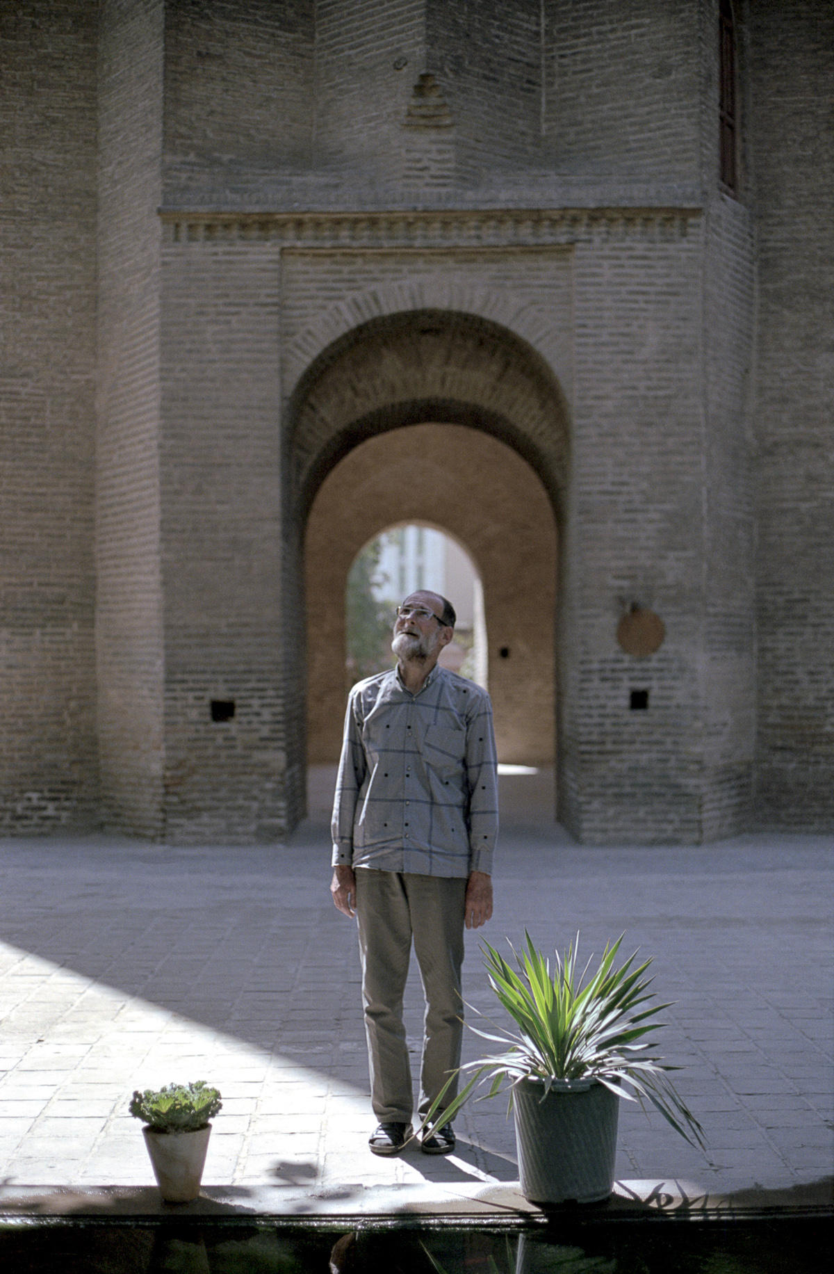 an image from 'on poetry and what remains' - a photography project by Laila Sieber featured on blume
